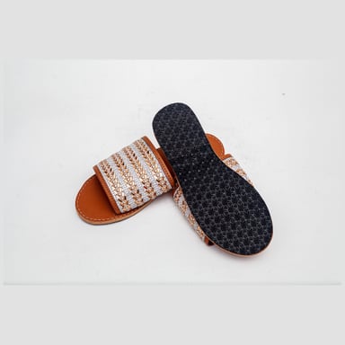 Babouches Artisanales du Sénégal – L'Excellence au Bout des Pieds